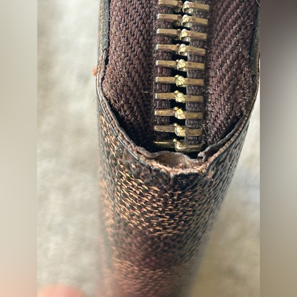 SOLD - Louis Vuitton Wallet - Picture 11 of 13